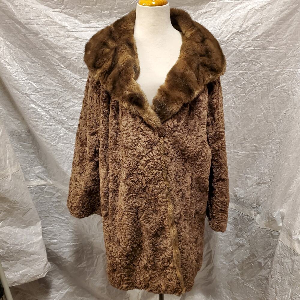 Vintage Sportowne Women's Brown Fur Coat, Size 18